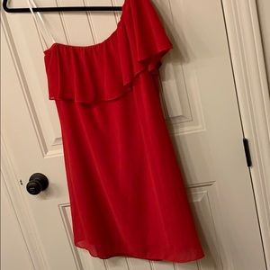 One shoulder, red dress!